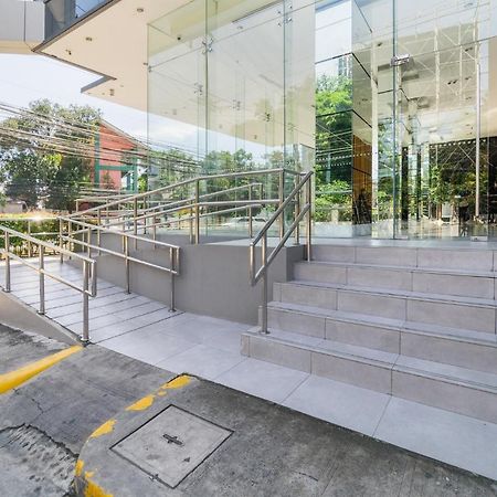 Free Netflix Condo Near It Park With 32-Inch Samsung Hdtv Cebu Bagian luar foto